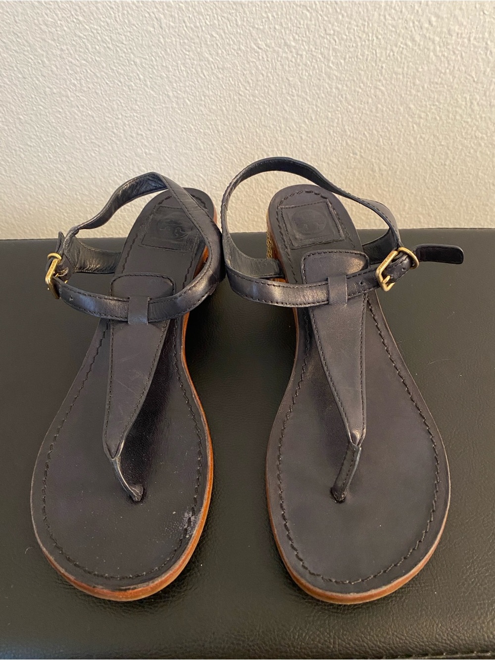 Tory navy/Black Leather T-strap Sandals with Gold Buckle